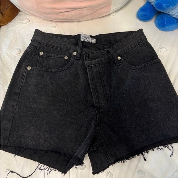 Princess Polly Eliana Shorts - Picture 2 of 4